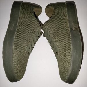 Atoms (Size 7L/5.5M) Unisex Olive Stretch Knit Low-Top Athletic Comfort Sneakers